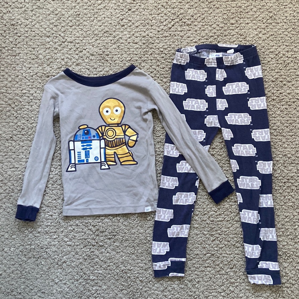 Almost New Gap Kids Star Wars Pajama Set with R2D2 and C3P0-Size 4-Hard to Find